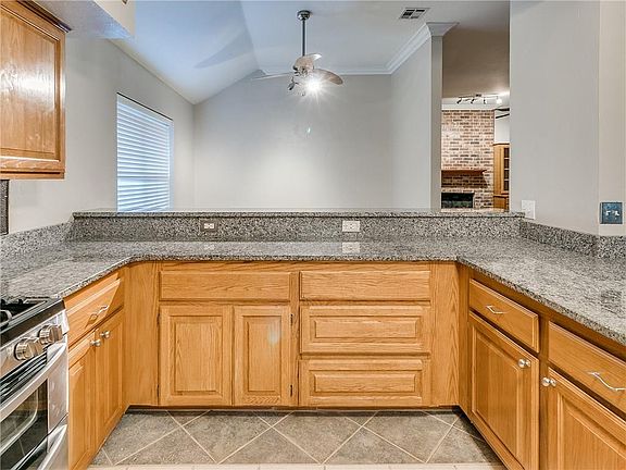5th image of 1137 SW 132nd St