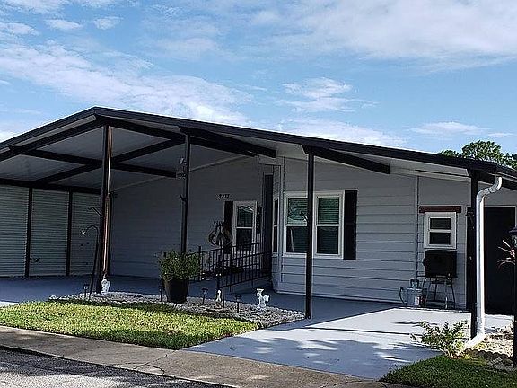 3rd image of 2237 Mariposa Ave #390