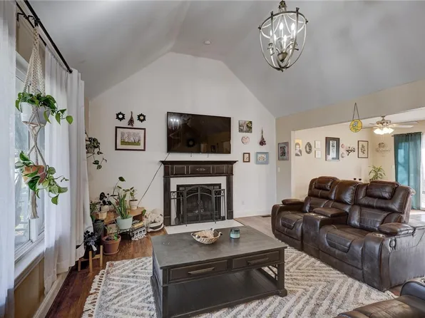 1801 Cash St, Neosho, MO 64850