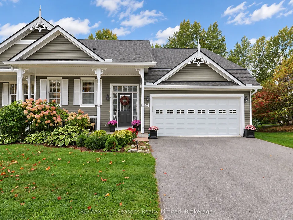44 Green Briar Dr
