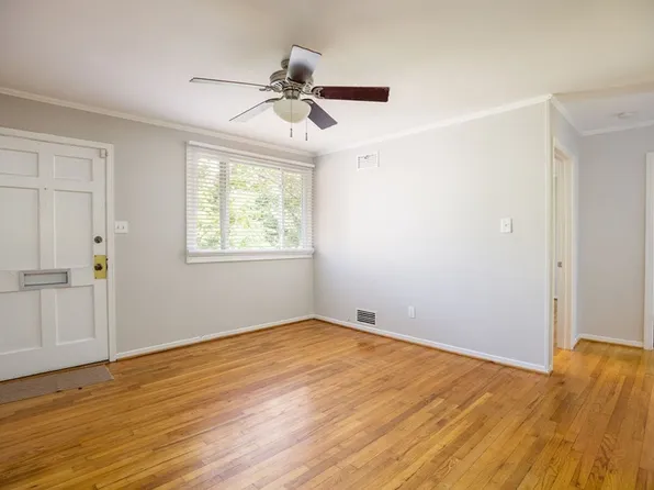 516 N Tremont Dr, Greensboro, NC 27403