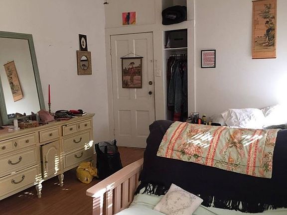 5th image of 531 SE 2nd Pl APT 4