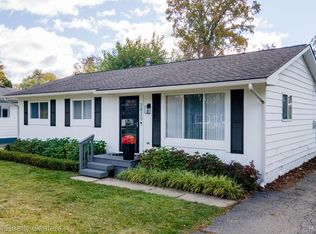 2825 Wall St, Keego Harbor, MI 48320