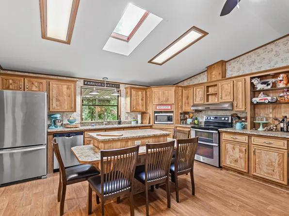 3610 Pleasant Creek Rd, Rogue River, OR 97537