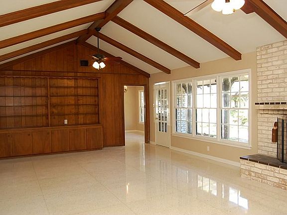 5th image of 5109 Colonial Dr