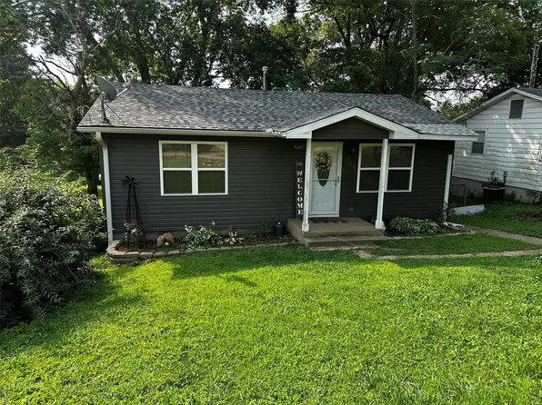 704 Union St, Marble Hill, MO 63764