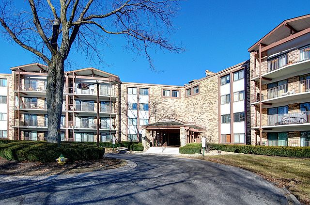 1st image of 250 W Parliament Pl APT 218