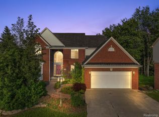 3051 Honor Dr, Rochester Hills, MI 48309
