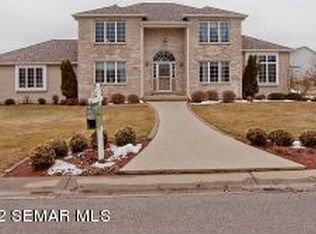 430 4th St SE, Plainview, MN 55964