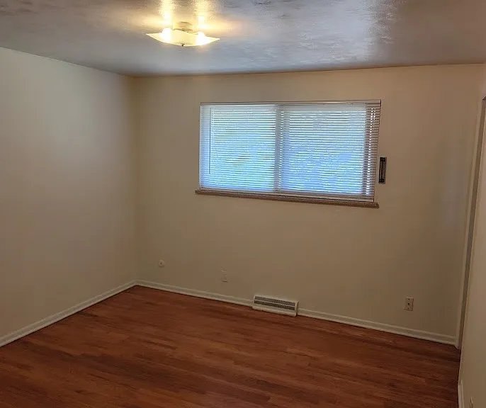 8431 Franklin St — Photo 15