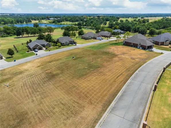 919 Riviera Dr #6, Cushing, OK 74023