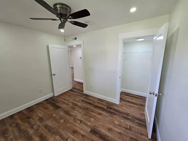 6305 Englewood Ave #1 — Photo 23