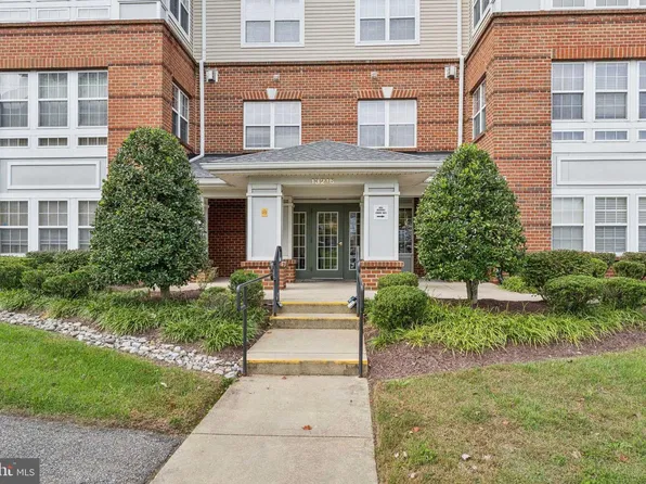 13216 Fox Bow Dr APT 305, Upper Marlboro, MD 20774