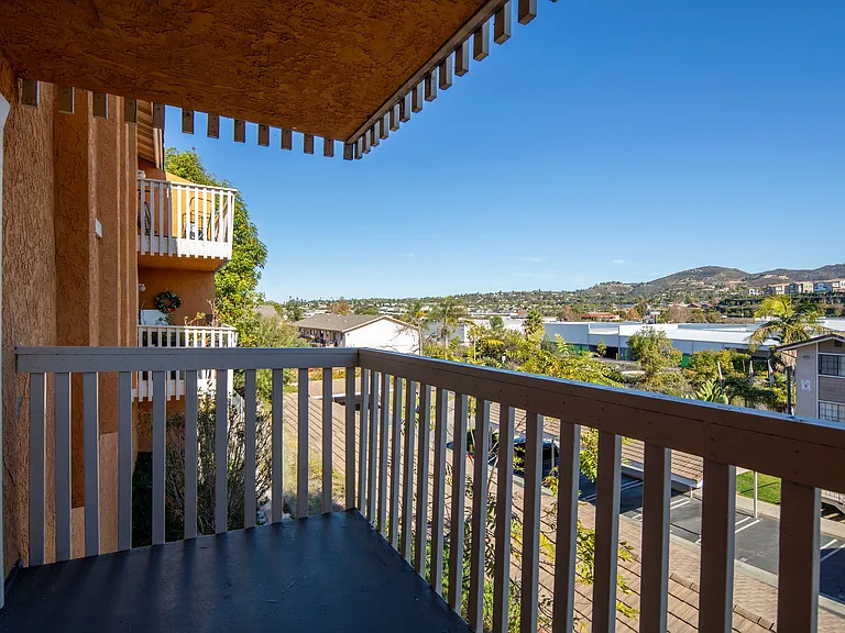 Tuscany Hills Apartments — Photo 26