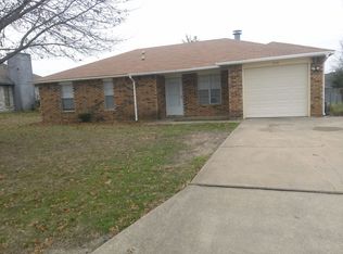 214 Mesa Dr, Glenn Heights, TX 75154