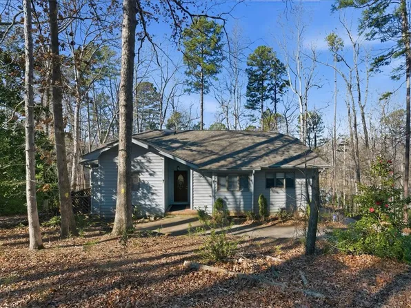 48 Commodore Dr, Salem, SC 29676