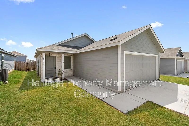 3 bed, 2.0 bath, 1266 sqft, $1,600 — Photo 2