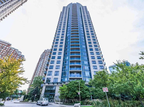 330 Burnhamthorpe Rd W Unit 801, Mississauga, ON L5B 0E1