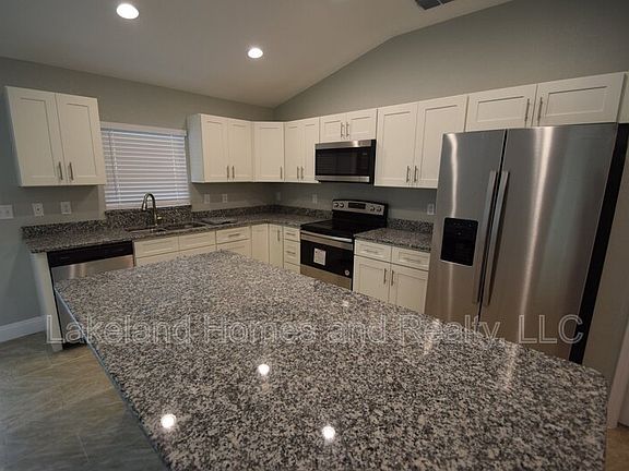 5th image of 5439 Rebecca Ln