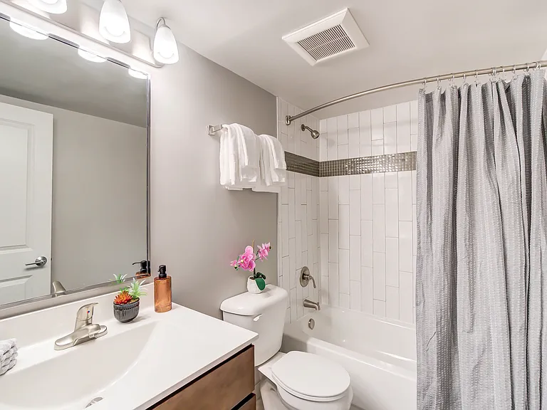 Spacious Bathroom | Creekside Village | Affordable Alexandria VA Apartments