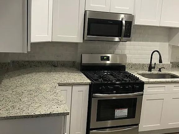 3rd image of 2340 W Fullerton Ave #2