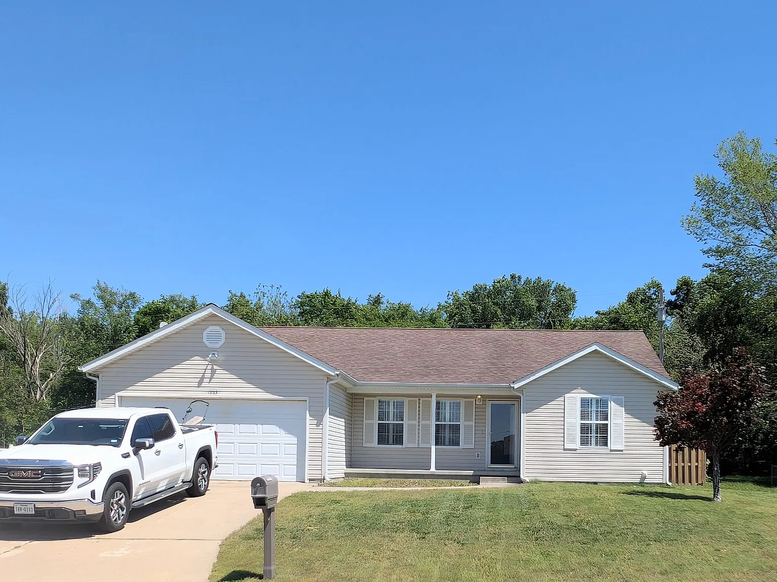 3 bed, 1170 sqft, $1,450 — Photo 1
