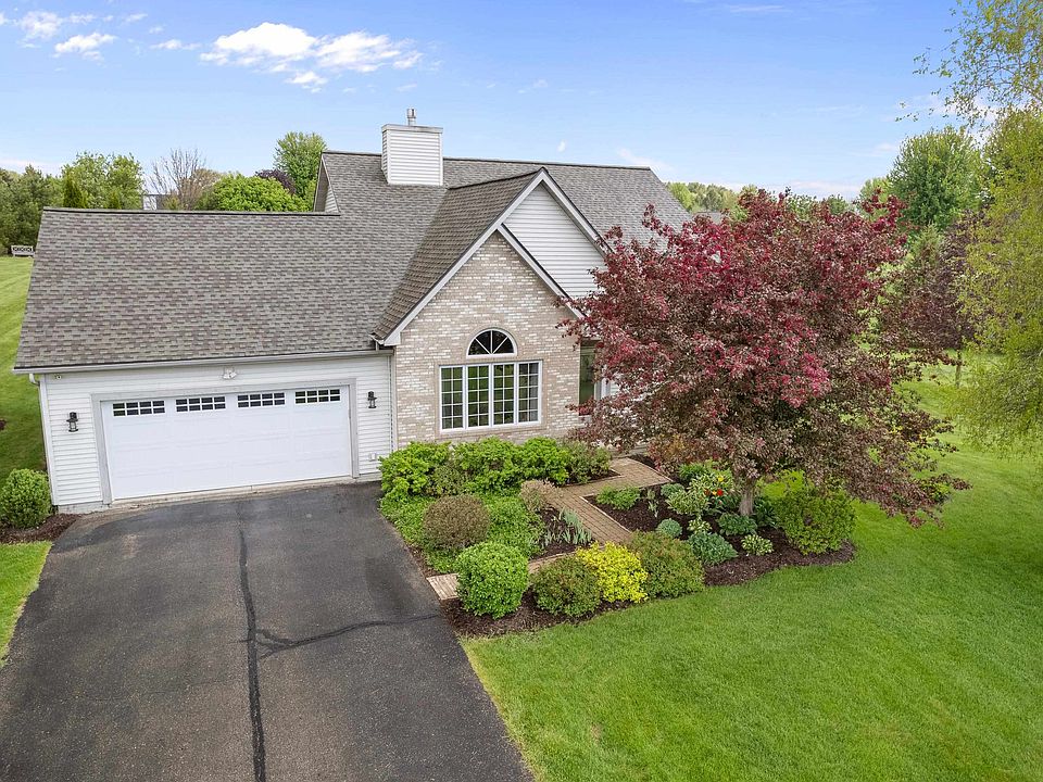 1st image of N8416 Fairway Dr