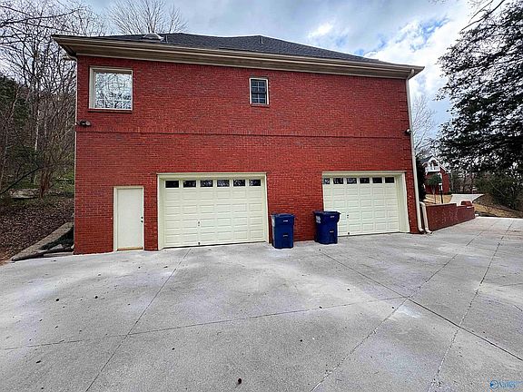 4th image of 1319 Chesterfield Rd SE