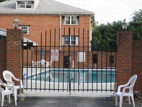 Swimming pool 1