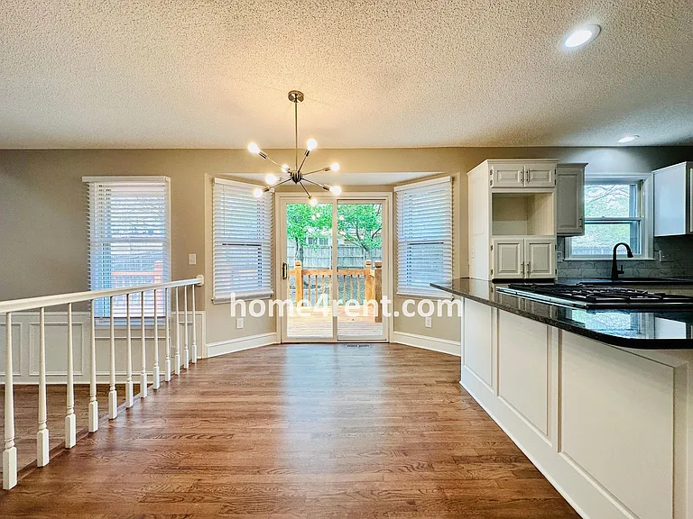 902 Sherman Pkwy — Photo 24
