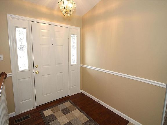 Entry foyer to greet you!