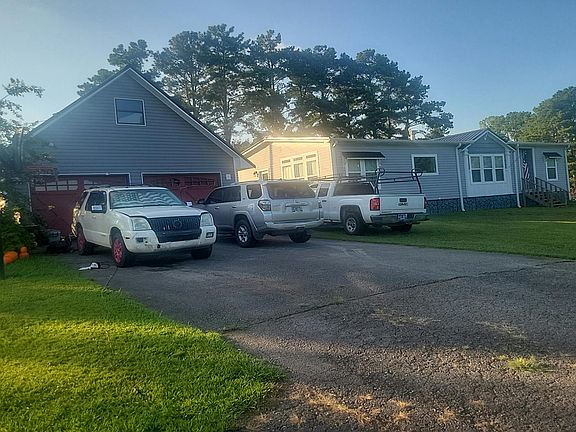 3rd image of 1010 Stooksberry Rd