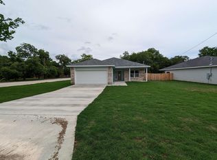 207 N Race St, Lampasas, TX 76550