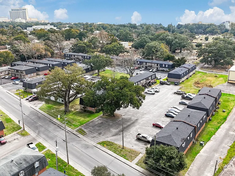 Biloxi Oaks Apartments — Photo 12