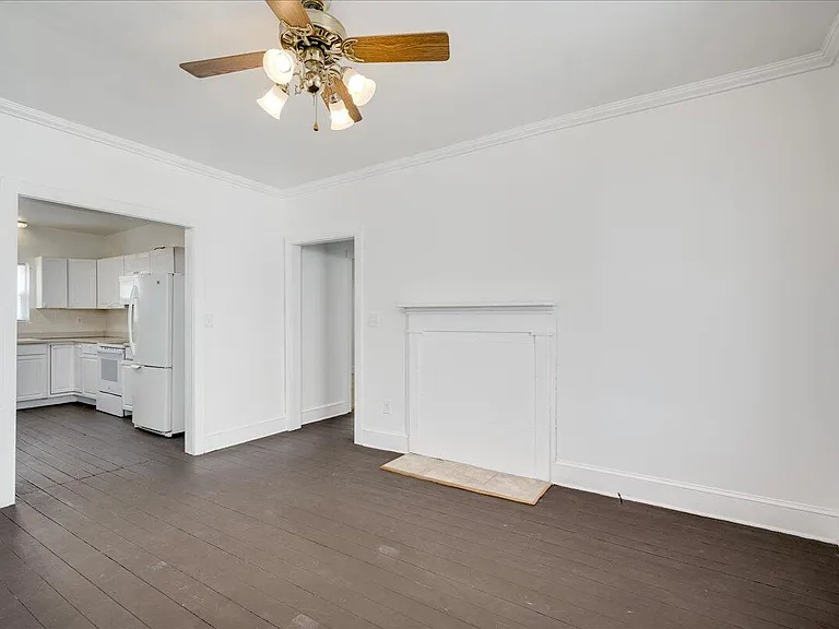 1606 Broad St — Photo 3