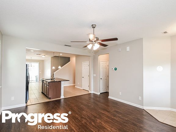 5th image of 352 Vineyard Ln