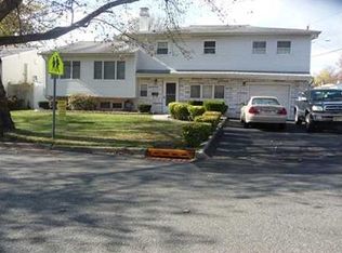 47 Cypress Dr, Colonia, NJ 07067
