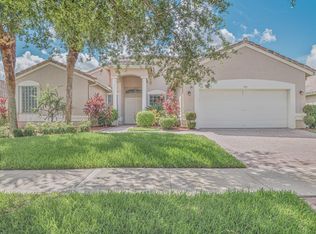 521 NW Blue Lake Dr, Port Saint Lucie, FL 34986