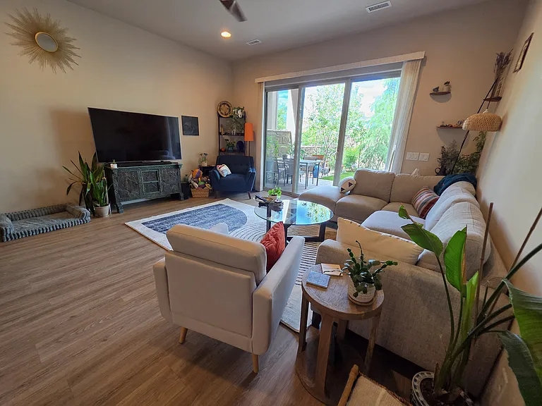 1886 Kensington Ct — Photo 7