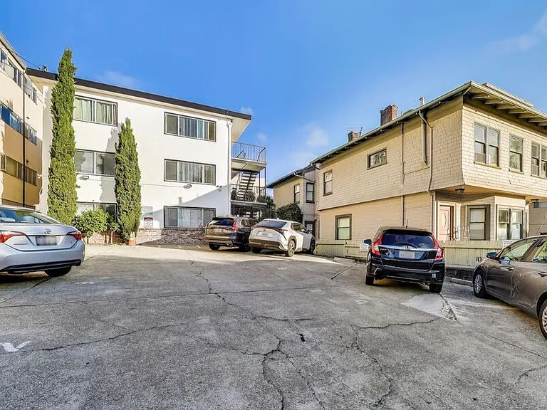 430 Vernon St #10 — Photo 14