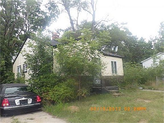 2nd image of 12695 Blackstone St