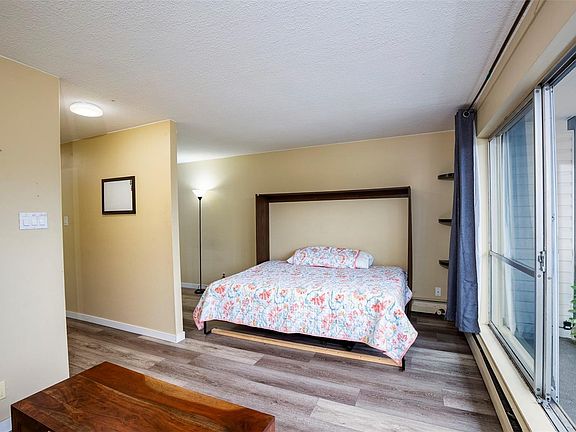 3rd image of 999 Bowen Rd #5205
