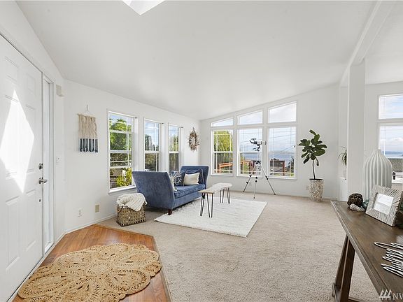 3rd image of 2518 2nd Ave E
