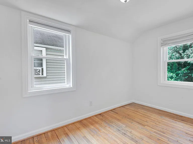 2842 30th St NE — Photo 13