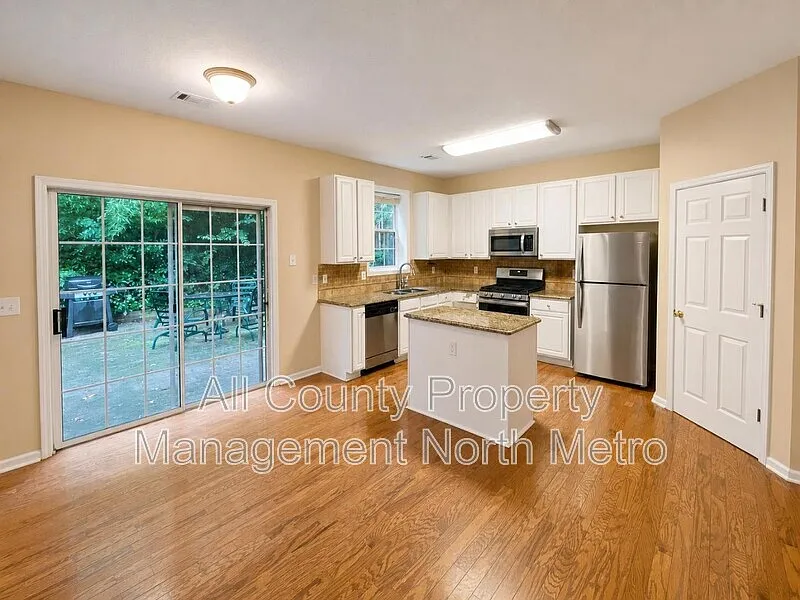 Chadbourne — Photo 3