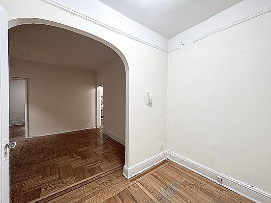 3rd image of 529 E 85th St APT 4