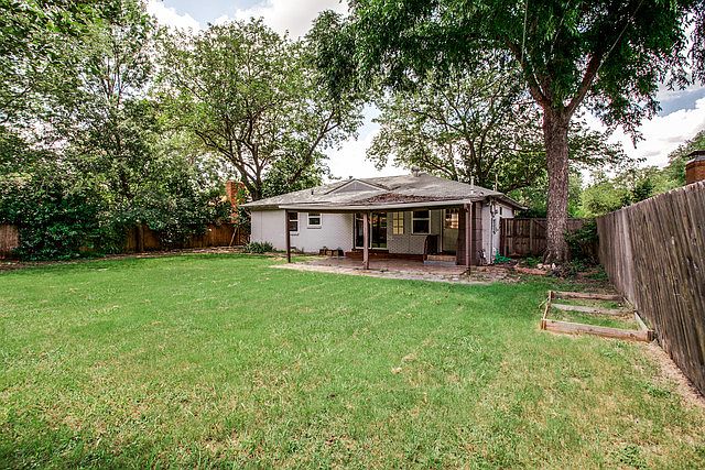 1st image of 207 Vicki Dr