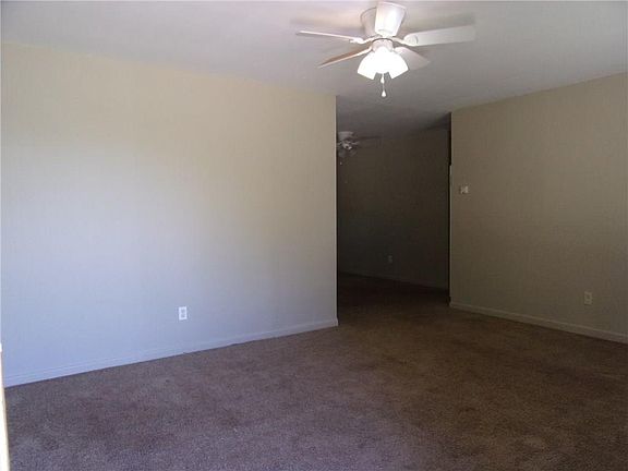 2nd image of 4418 Clover Ln