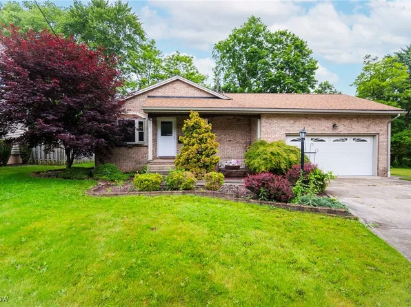 2450 Venloe Dr, Youngstown, OH 44514