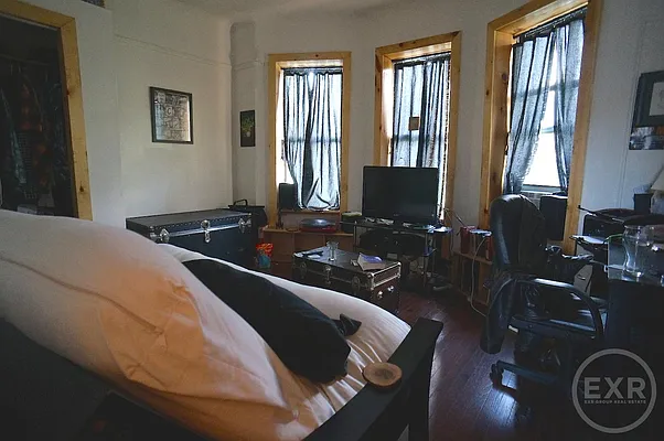 Rented by EXR | media 45